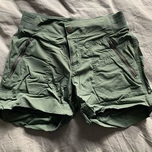 Athleta Size 4 Trekkie Shorts Army Green